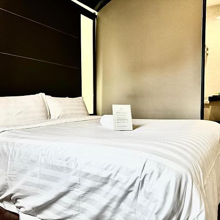 Hotel Zamburger Legenda Johor Bahru Exterior foto