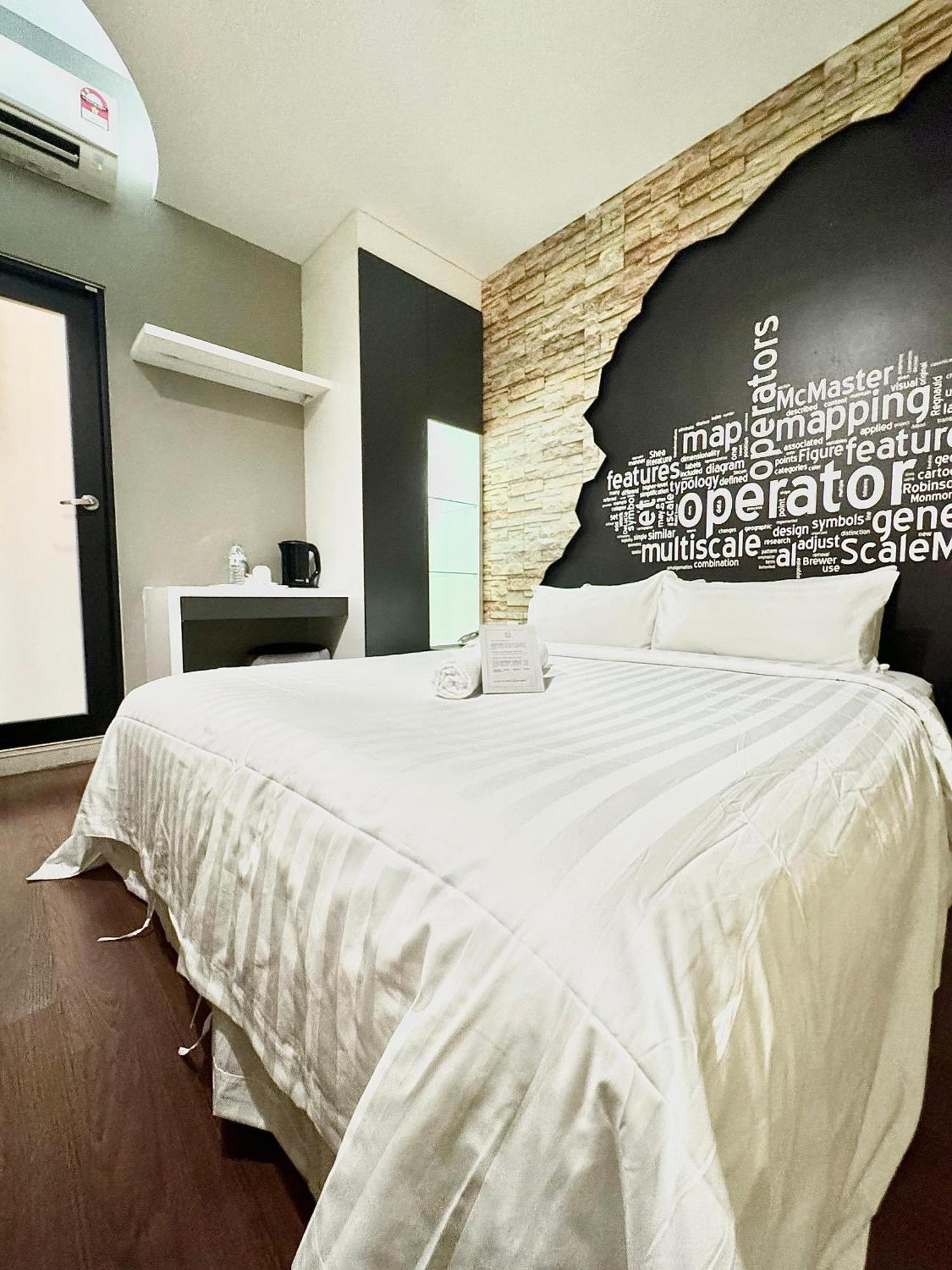 Hotel Zamburger Legenda Johor Bahru Exterior foto