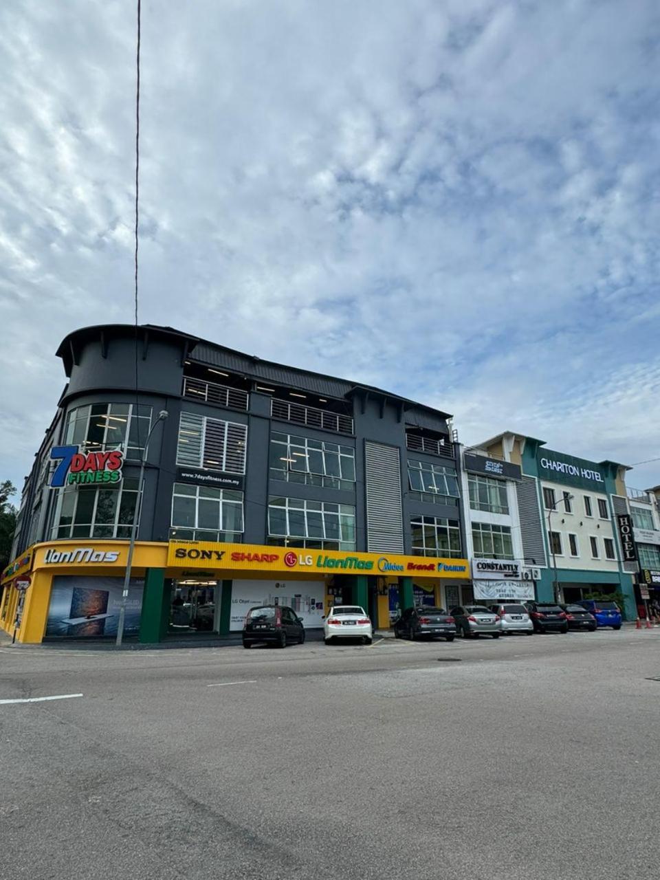Hotel Zamburger Legenda Johor Bahru Exterior foto