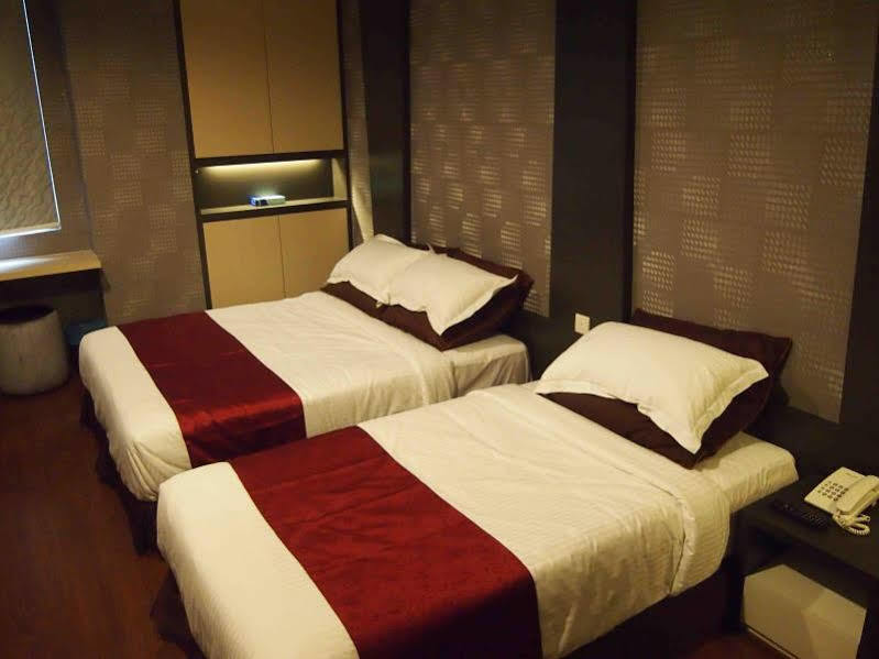 Hotel Zamburger Legenda Johor Bahru Exterior foto