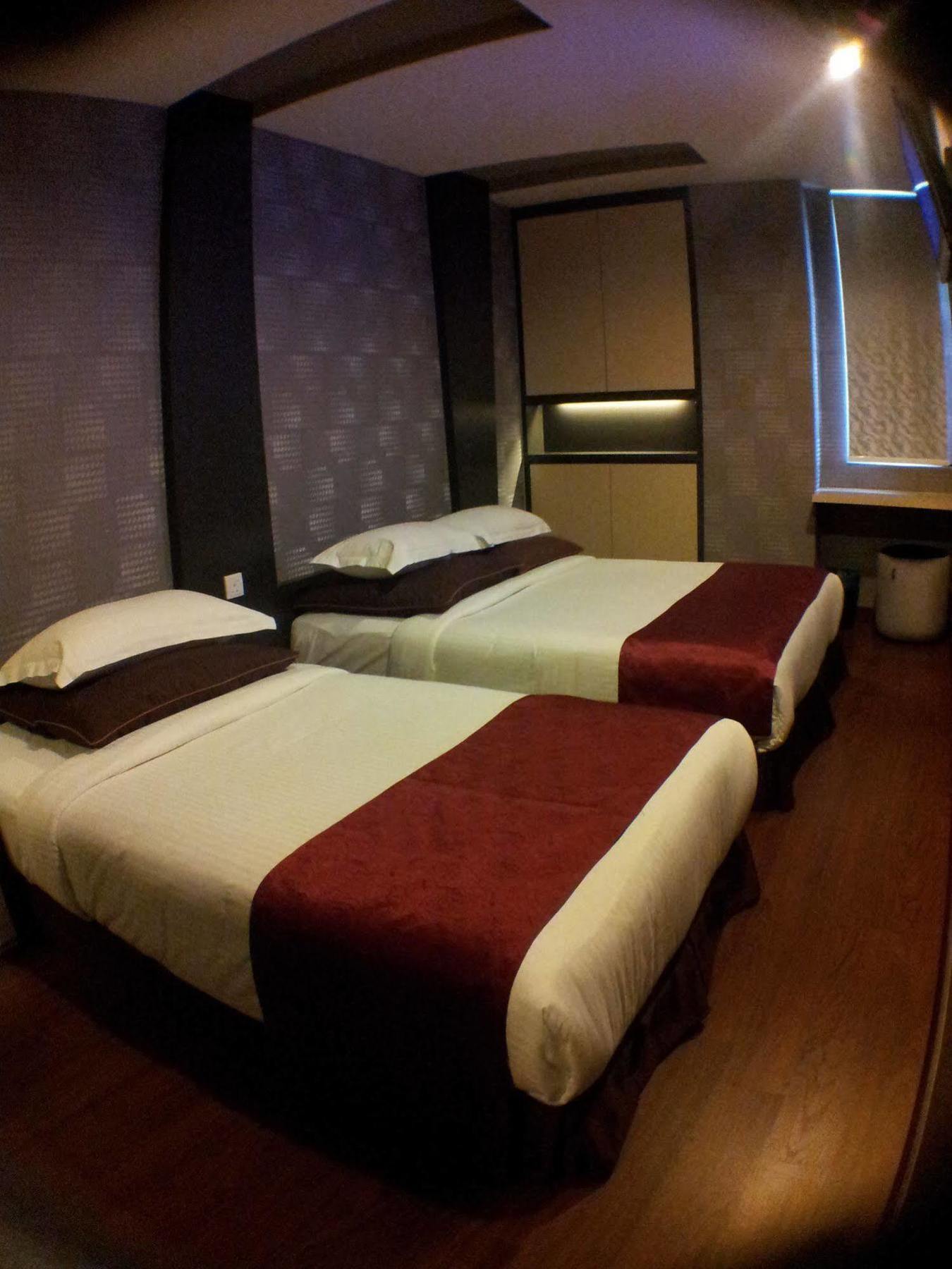 Hotel Zamburger Legenda Johor Bahru Exterior foto