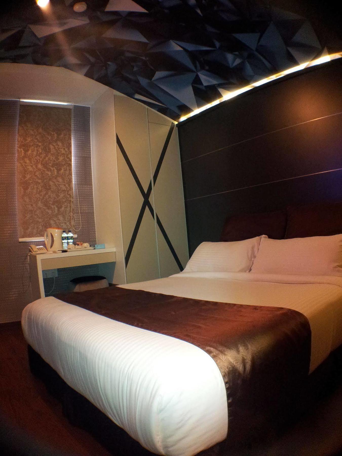 Hotel Zamburger Legenda Johor Bahru Exterior foto