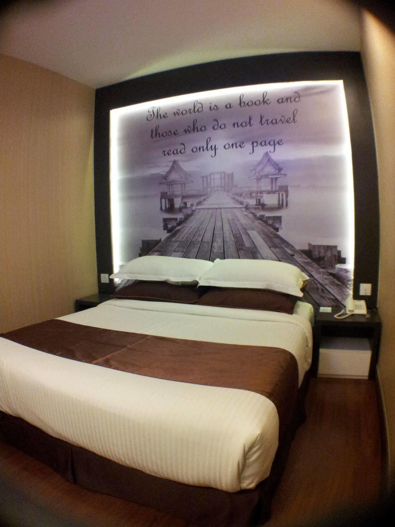 Hotel Zamburger Legenda Johor Bahru Exterior foto