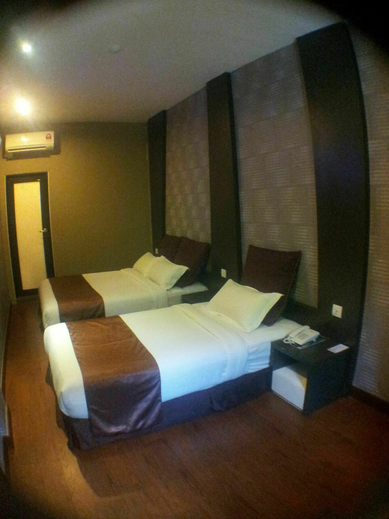 Hotel Zamburger Legenda Johor Bahru Exterior foto