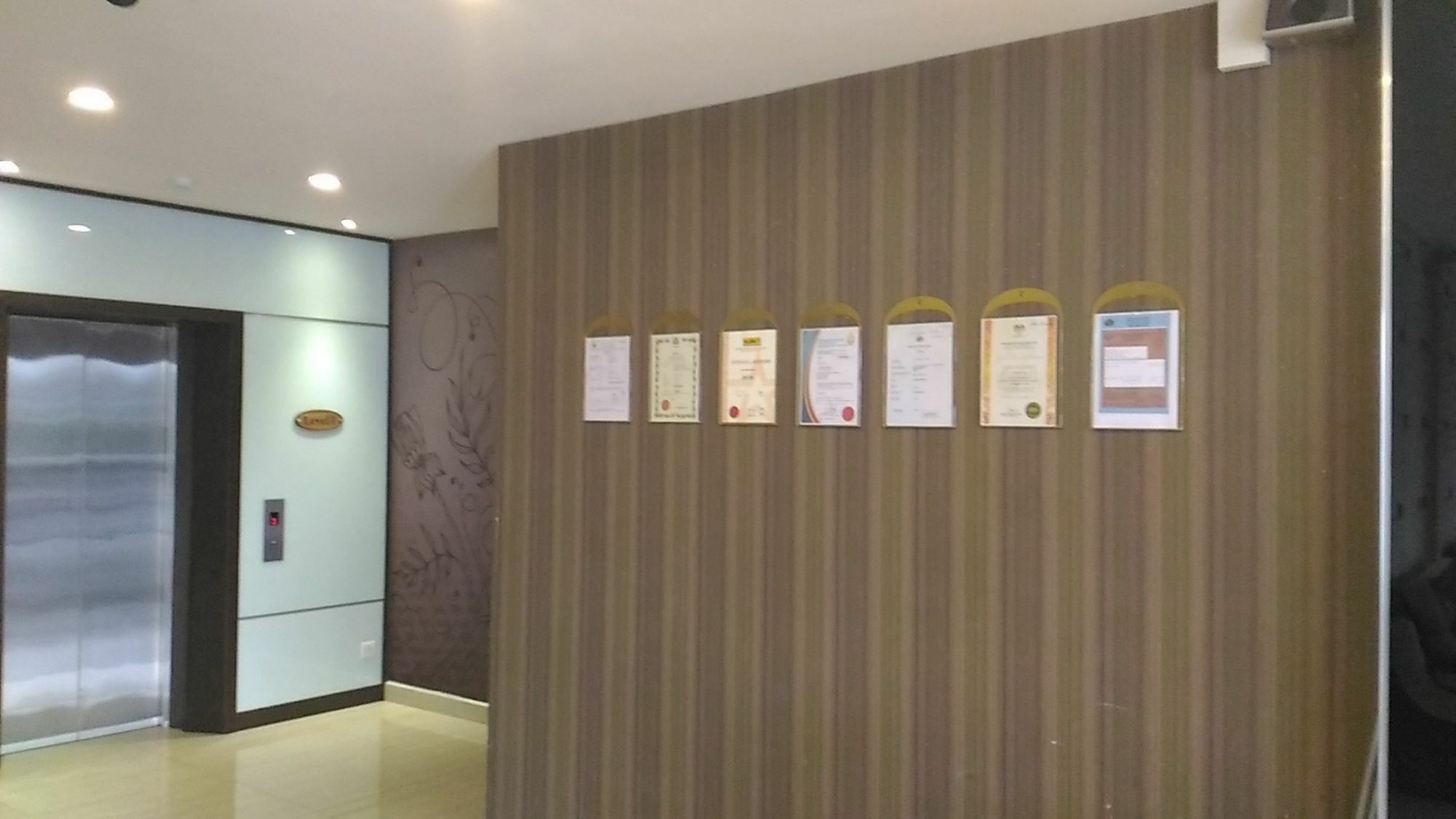 Hotel Zamburger Legenda Johor Bahru Exterior foto
