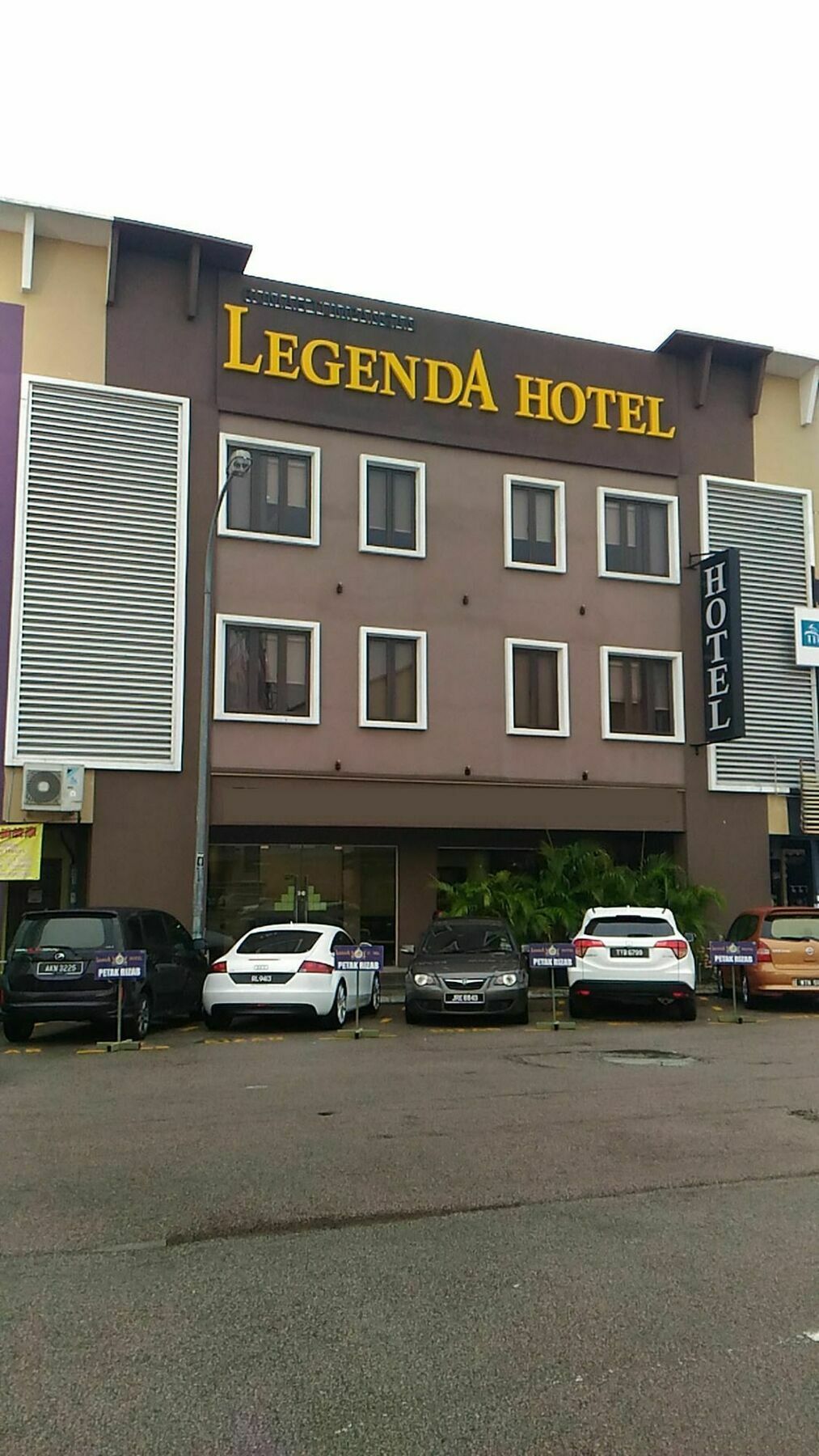 Hotel Zamburger Legenda Johor Bahru Exterior foto